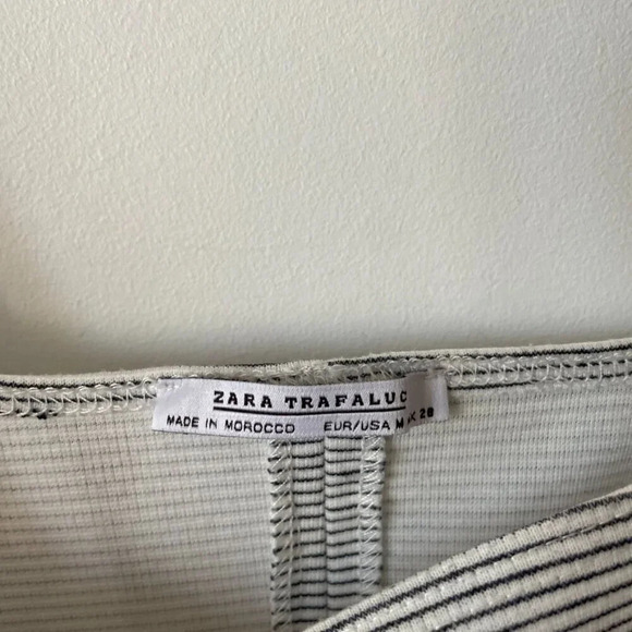 Zara Horizontal Pinstripe  Sleeveless Bodycon Midi Dress White Black Size Medium - Picture 6 of 6